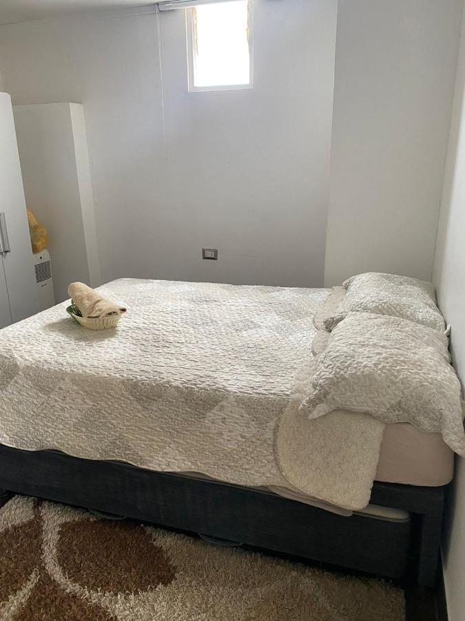 Homestay Comfortable Spacious With Private Bath And Terrace Overlooking The Ocean Close To The Airport Inside A Duplex Lima