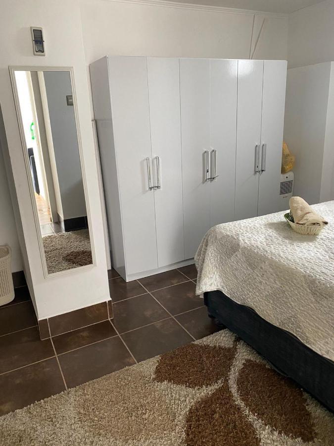 Comfortable Spacious With Private Bath And Terrace Overlooking The Ocean Close To The Airport Inside A Duplex *